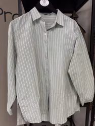 Ljusgrön/vitrandig skjorta stl L