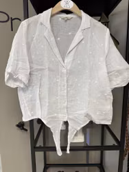 Söt vit knytblus stl 40