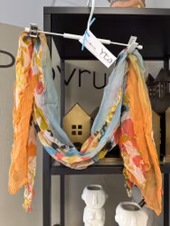 Orangemönstrad scarf