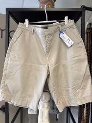 Beige shorts stl 40