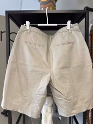 Beige shorts stl 40