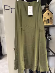 Grön kjol stl M