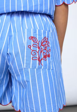 ELLA-SHO19 – Luftiga randiga shorts