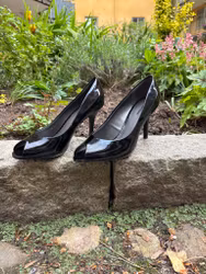 Svart pumps med öppen tå stl 40