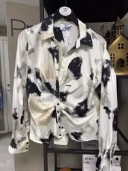 Fin blus med drapering stl M