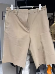 Beige shorts stl 42