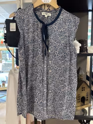Ärmlös blus stl 40