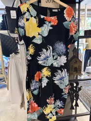 Blommig klänning stl L