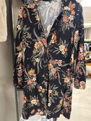 Svart klänning med blommor Stl M