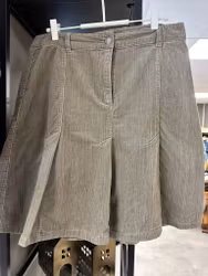 Grön kjol Stl 38