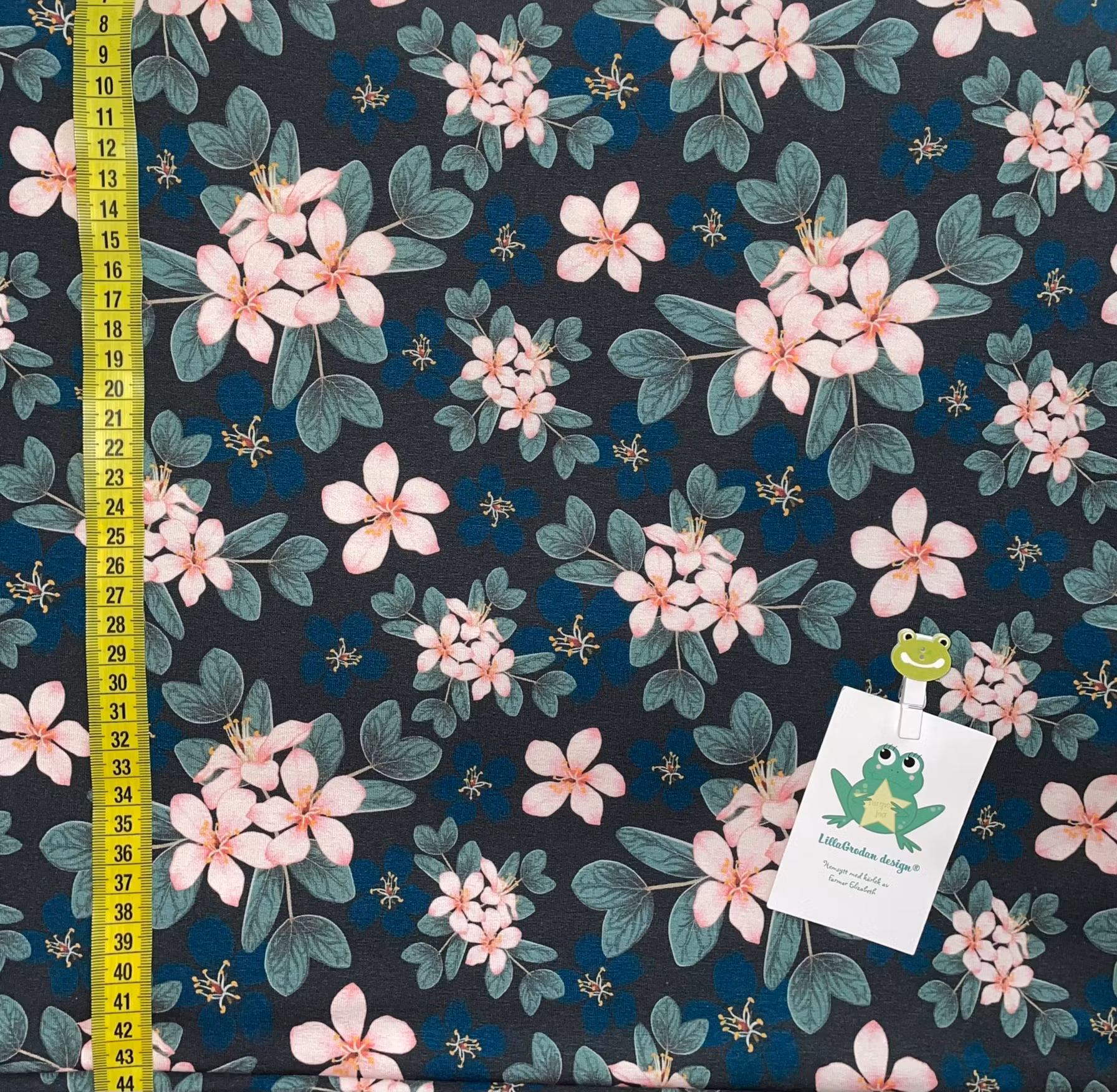 Körsbärsblom, Svart - Mössa