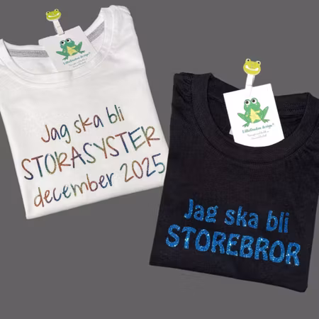Tshirt "Jag ska bli...", typsnitt 4 och Regnbåge glittrig + typsnitt 6 och Glitter Blå