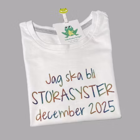 Tshirt "Jag ska bli...", typsnitt 4 och Regnbåge Glittrig