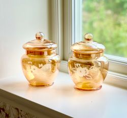 2 burkar i glas med lock