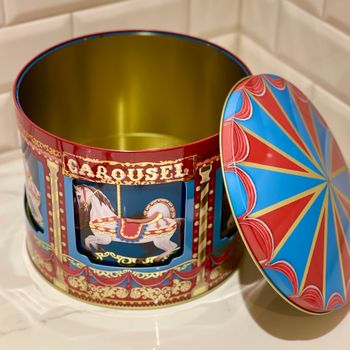 Plåtburk speldosa stor ”Karusellhästar”