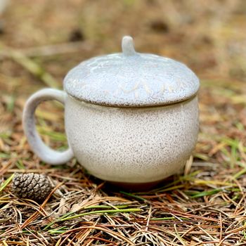 Mugg med lock ”Ekollon”