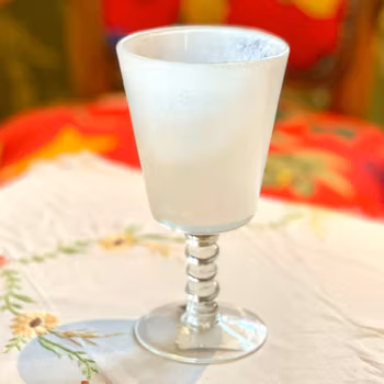 Glas på fot (oanvända, säljes styckvis)