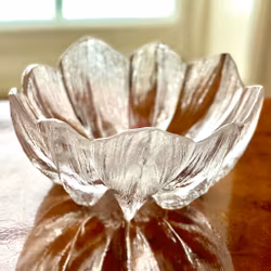 Kosta Boda glasskål Waterlily / Näckros Design Mats Jonasson