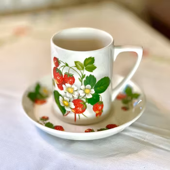 8 koppar och fat med jordgubbar Portmeirion Pottery England