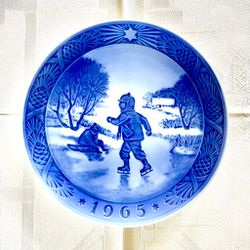 Jultallrik 1965 Royal Copenhagen ”Små skøjteløpere”
