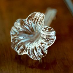 Glasvas för solitär blomma