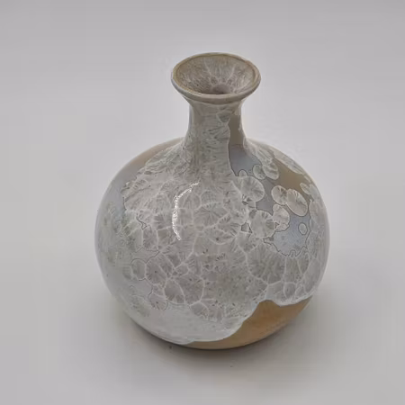 Vas med Vit kristallglasyr