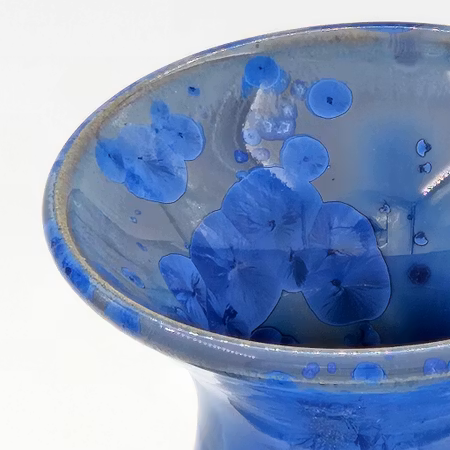 Vas med Koboltblå kristallglasyr