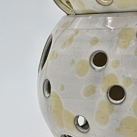 Ljuslykta Liten, 8 cm, Titan kristallglasyr på vit lera