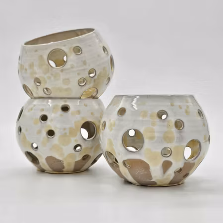 Ljuslykta Liten, 8 cm, Titan kristallglasyr på vit lera