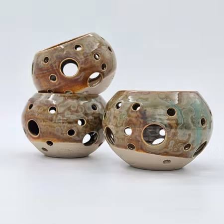 Ljuslykta Liten, 8 cm, Koppar-Järn kristallglasyr på vit lera