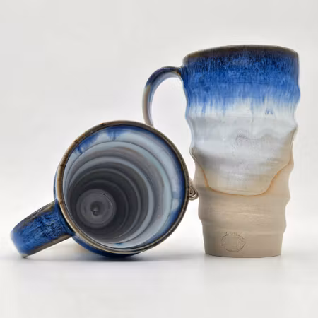 Öl- och lattemuggar, ca 5 dl, Järn-Blå-Vit.