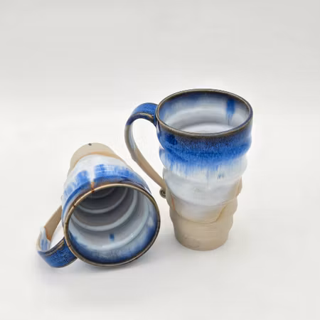 Öl- och lattemuggar, ca 5 dl, Järn-Blå-Vit.