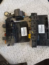 FUSE BOX MED NYCKLAR MB