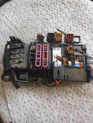 FUSEBOX UNIT VW