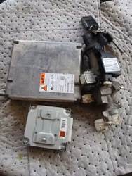 DATABOX MED NYCKLAR ISUZU