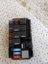 FUSEBOX UNIT LANDROVER RANGE ROVER