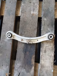 Bärarm bak vw Touareg 11-18
