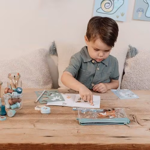 Rävens pennfodral med innehåll