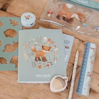 Rävens pennfodral med innehåll