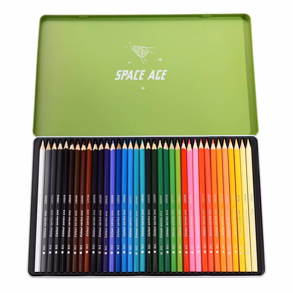 36 Pennor i plåtask - Rymden