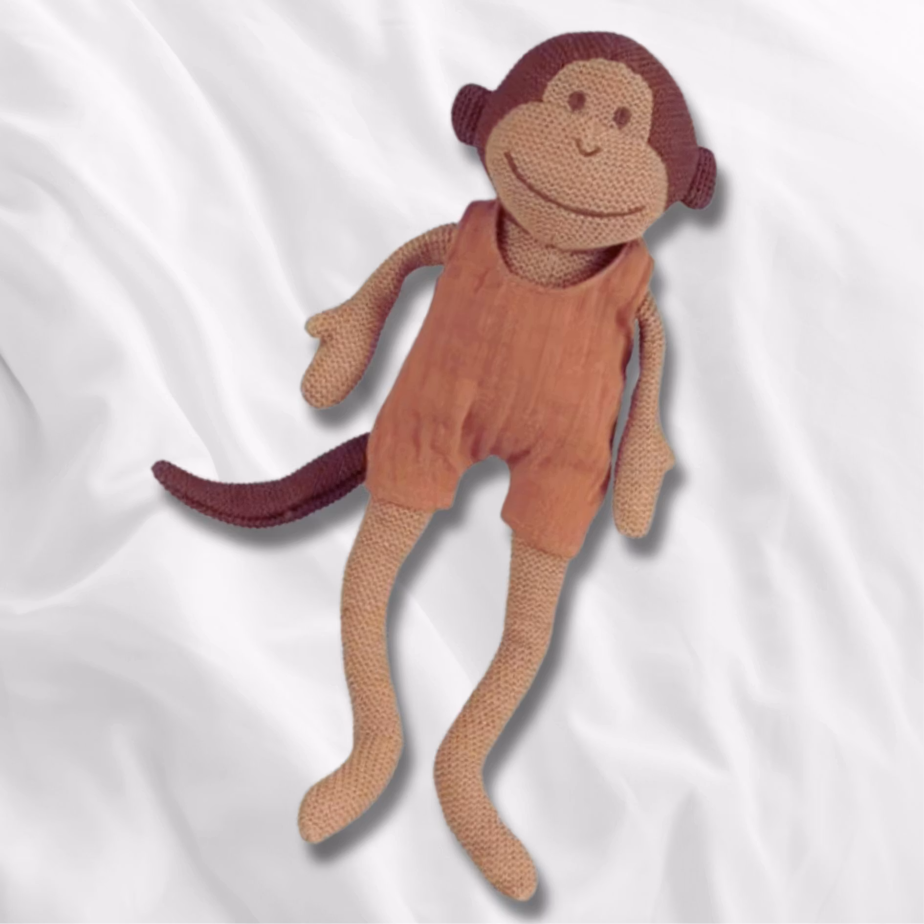 Apa Paulo med skallra