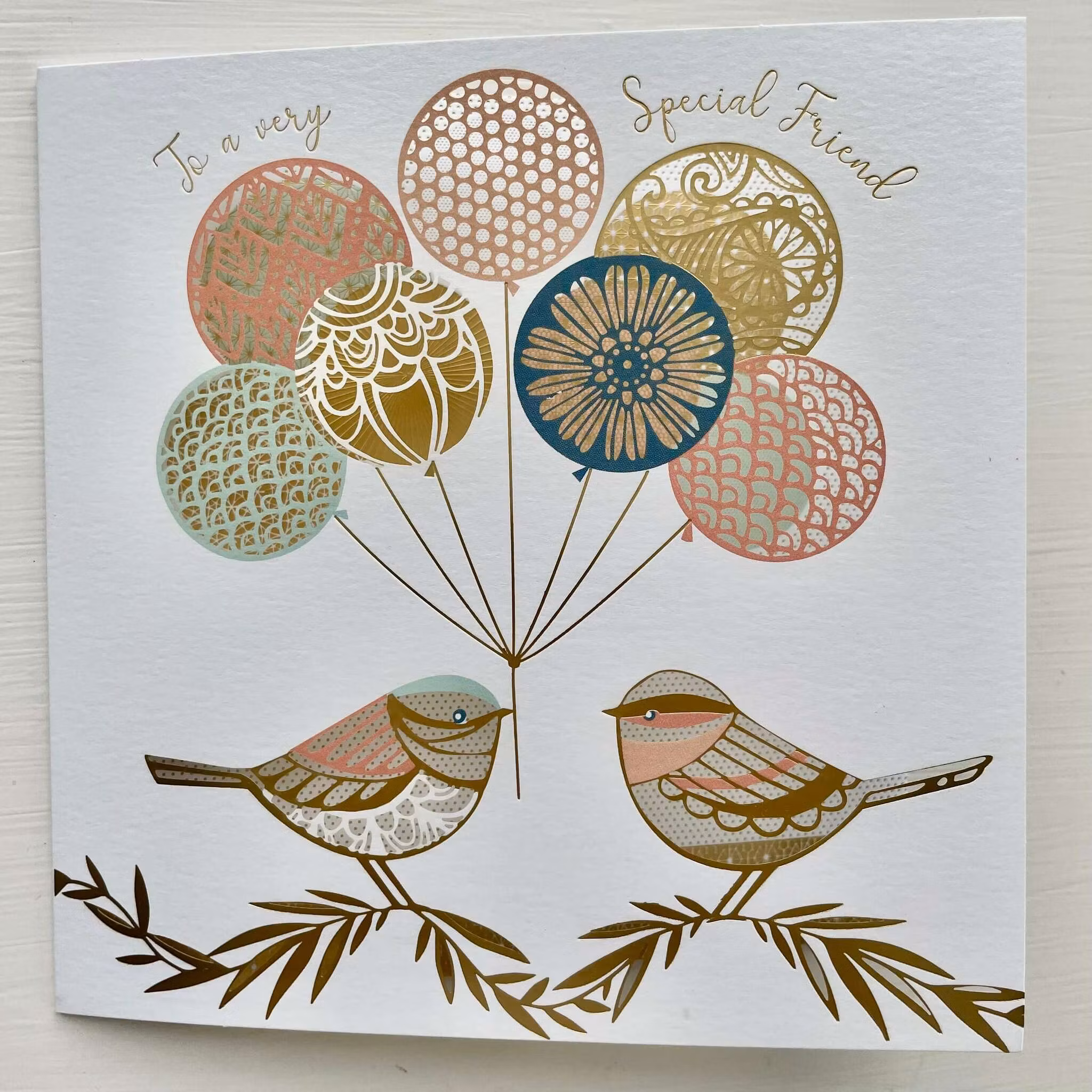 Kort med kuvert - Grattis till en speciell vän (Fraktfritt)