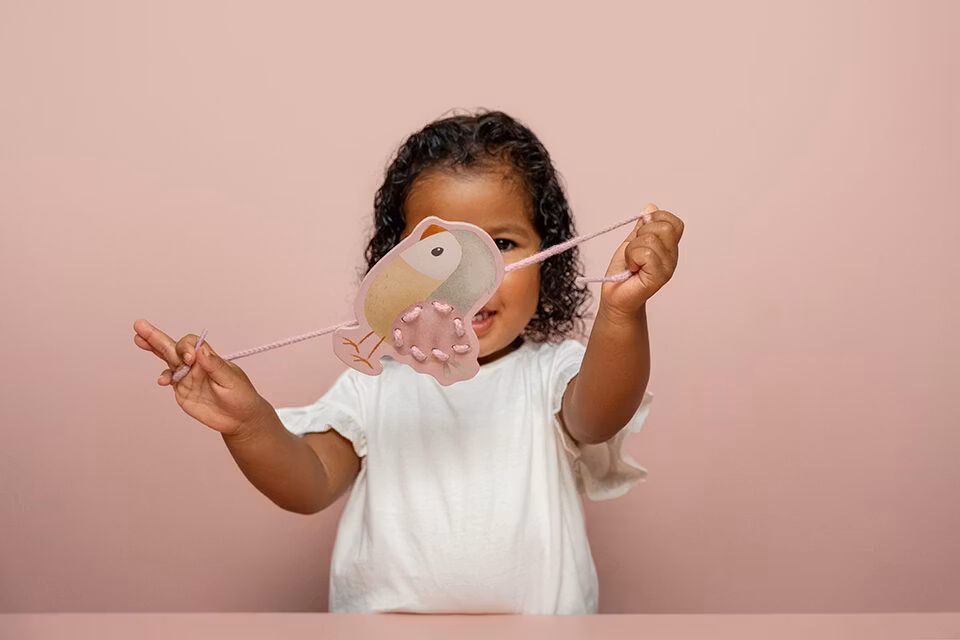 Lär dig sy vackra fjärilar och blommor - Från 3 år