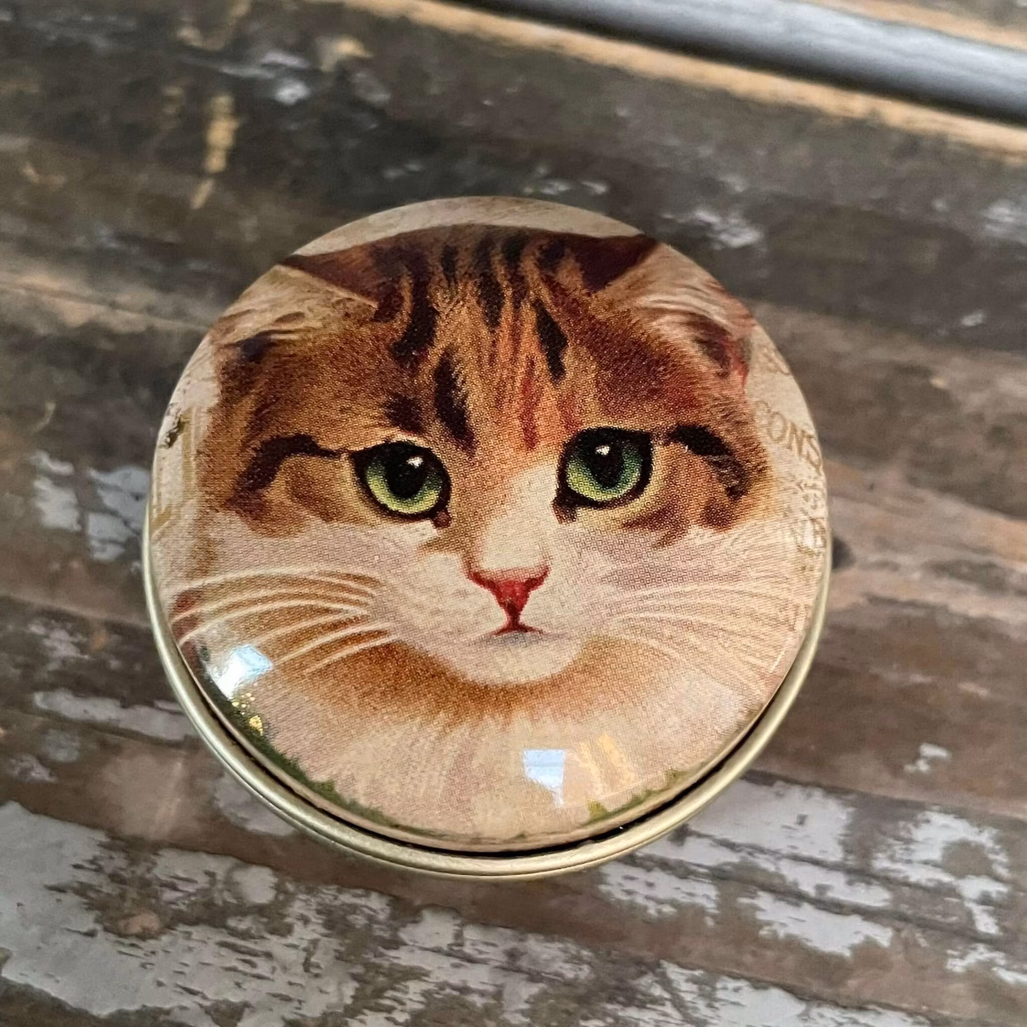 Små runda pillerburkar - Nostalgi (Flera att välja bland)