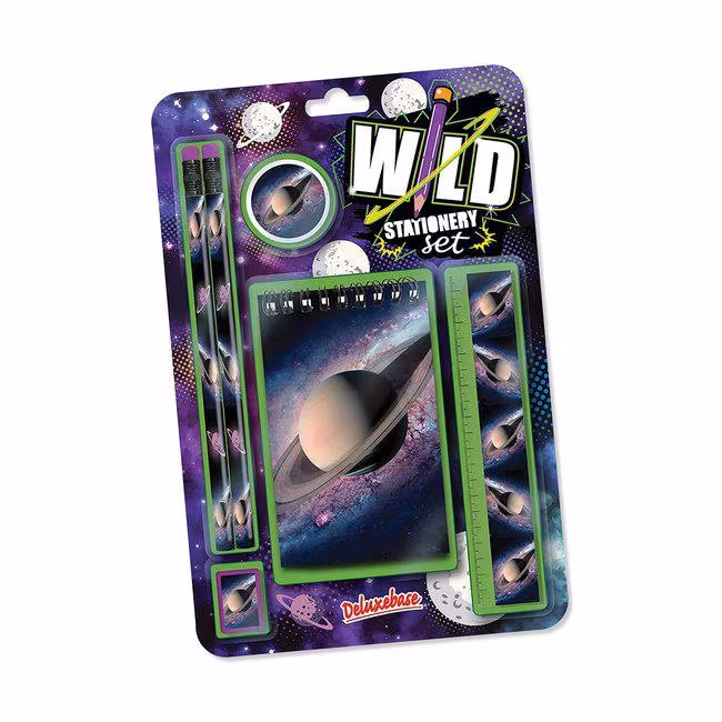 Set med pennor, pennvässare, sudd, block och linjal - Rymden