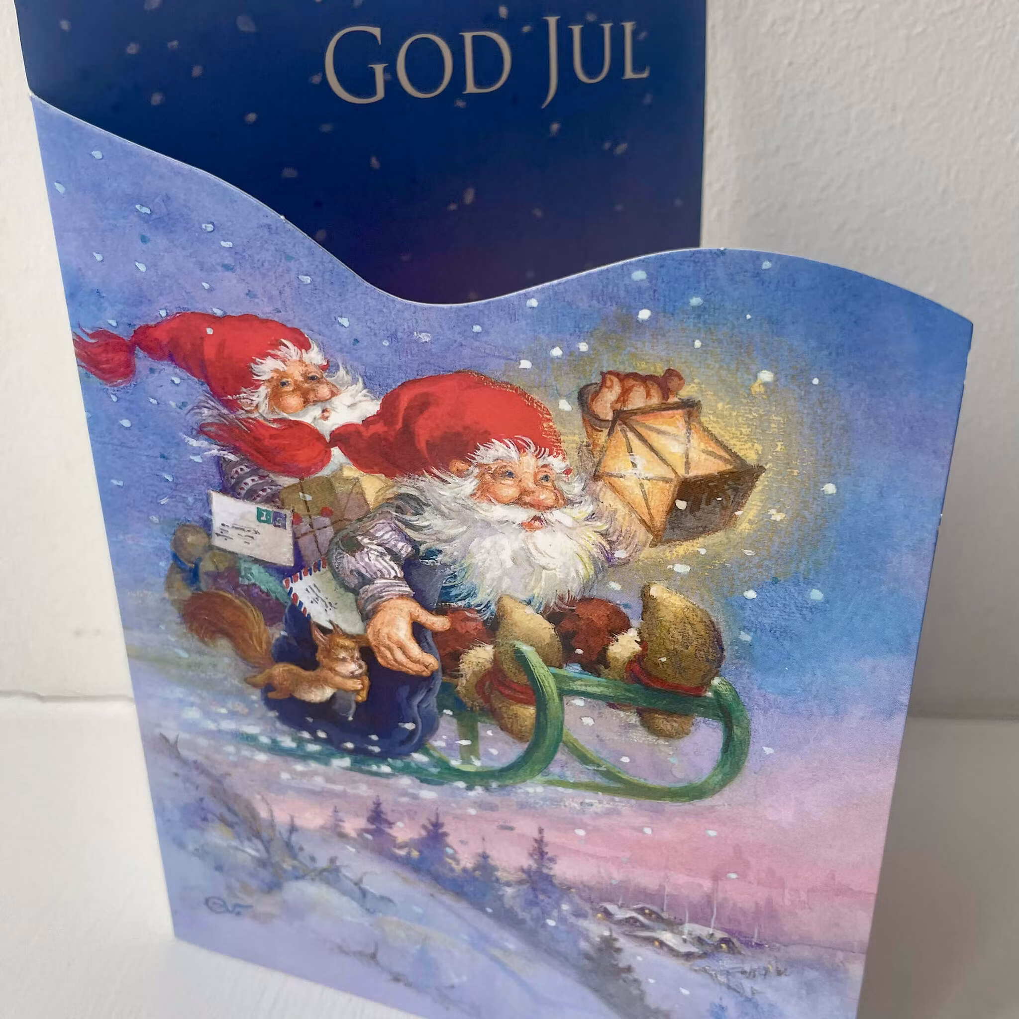 Utskuret julkort med kuvert - Tomtar på kälken (Fraktfritt)