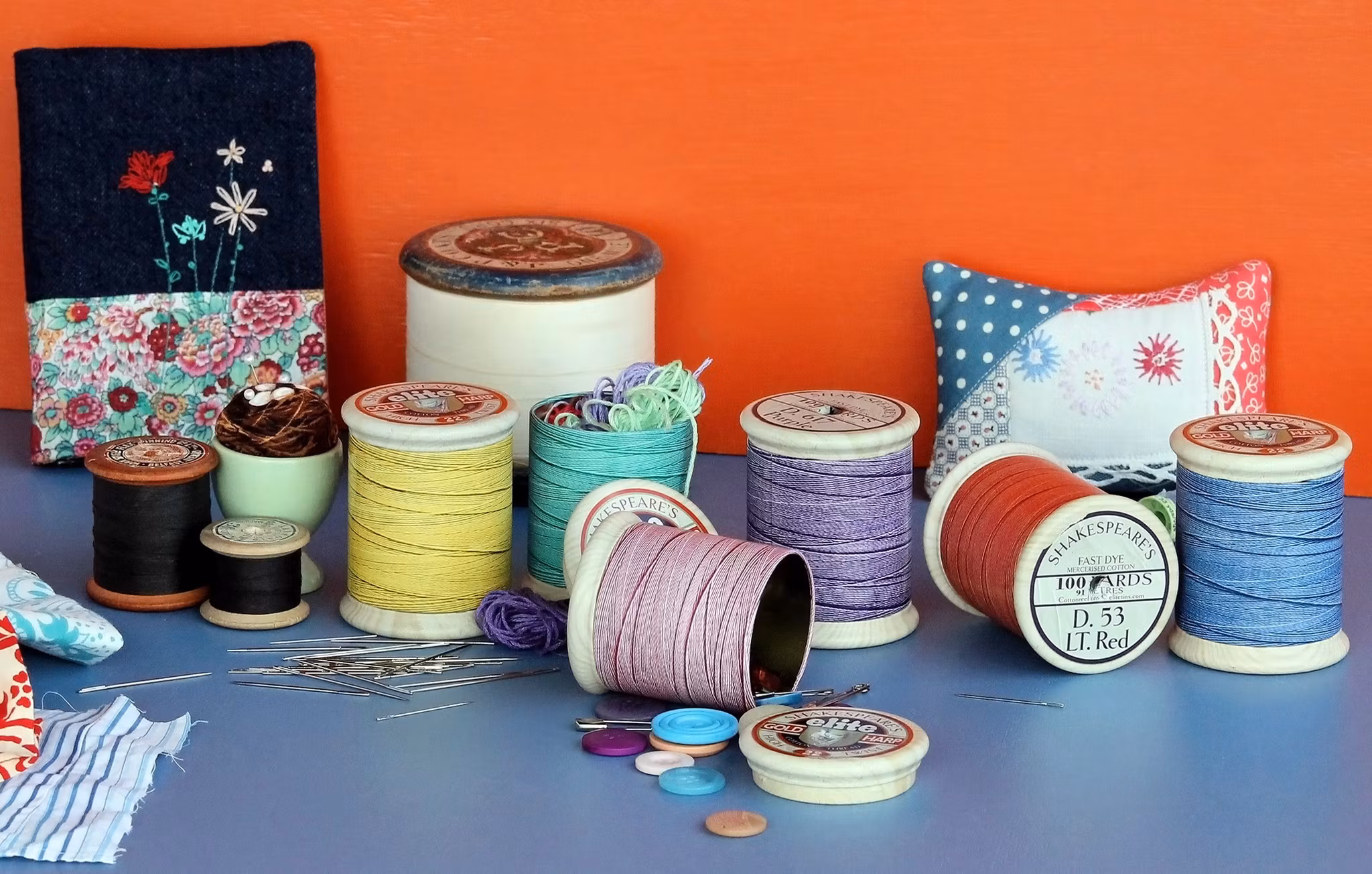 Härliga plåtburk - Trådrullar (välj vilken du vill ha)