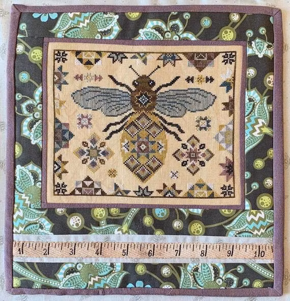 The Blue Flower - Quilting Bee