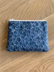 NECESSÄR L, Field blå, Emma von Brömssen