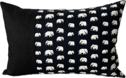 Kuddfodral Elefant 60x40 cm, svart - Svenskt Tenn